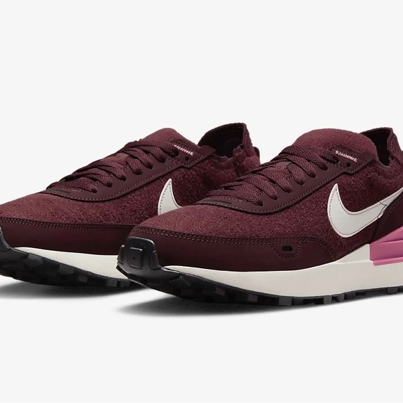 NIKE WOMENS WAFFLE ONE SE - Picture 3 of 6